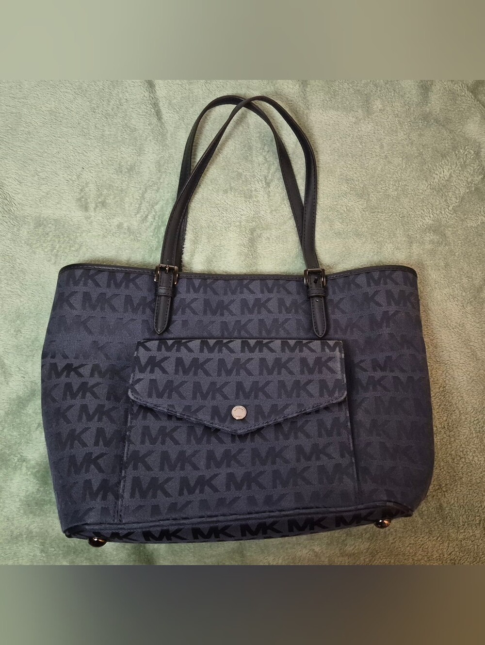 Michael Kors Jet Set MK Signature Tote In Navy Blue.